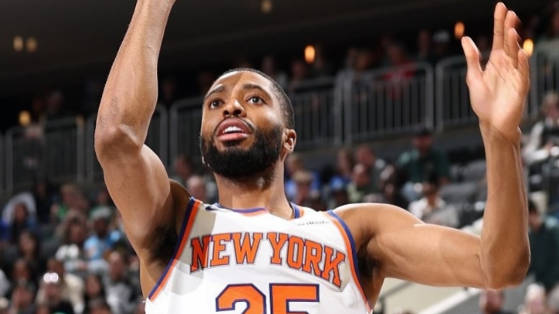 尼克斯大胜雄鹿,兰多夫关键三分 尼克斯大胜雄鹿,兰多夫关键三分