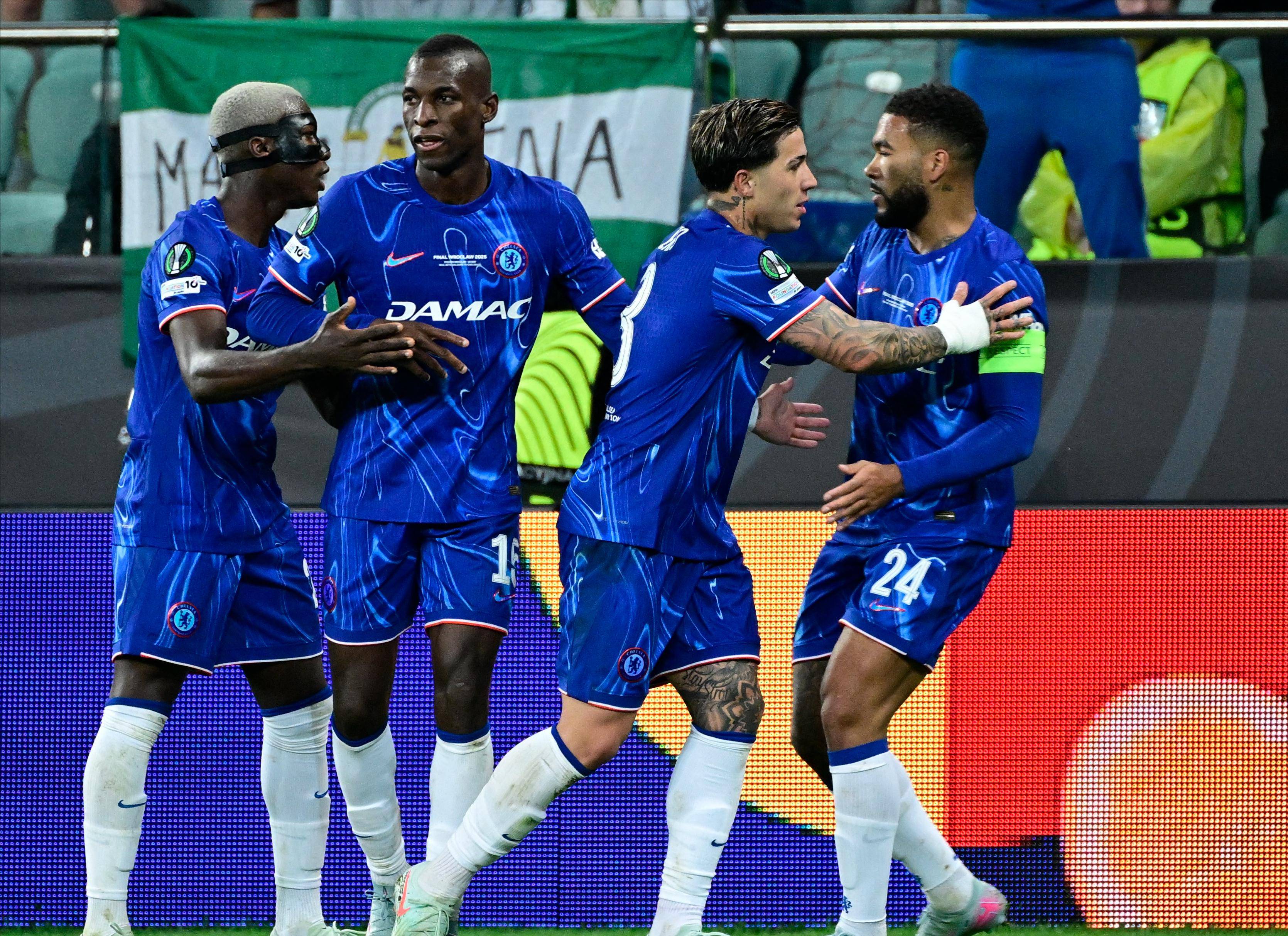 切尔西主场惨败,再度落后争冠对手 切尔西主场惨败,再度落后争冠对手