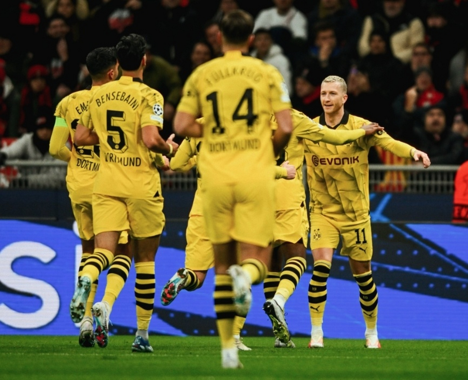 欧冠小组赛集锦:焦点比赛纷纷上演的简单介绍 欧冠小组赛集锦:焦点比赛纷纷上演的简单介绍