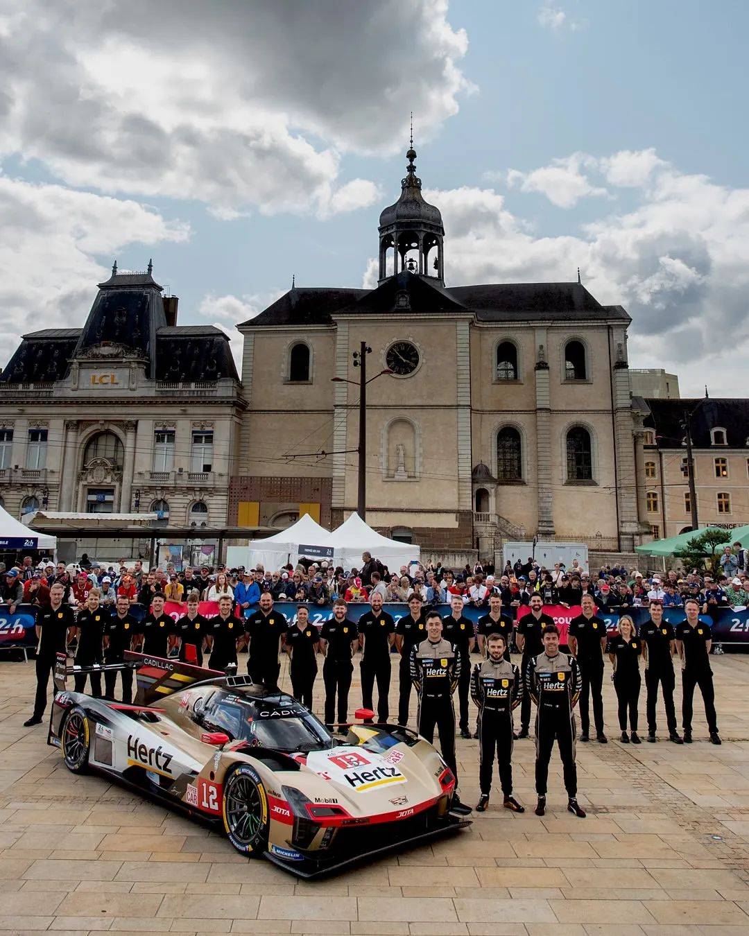 关于雷诺车队完胜迈凯伦，拉塞尔统治全场的信息